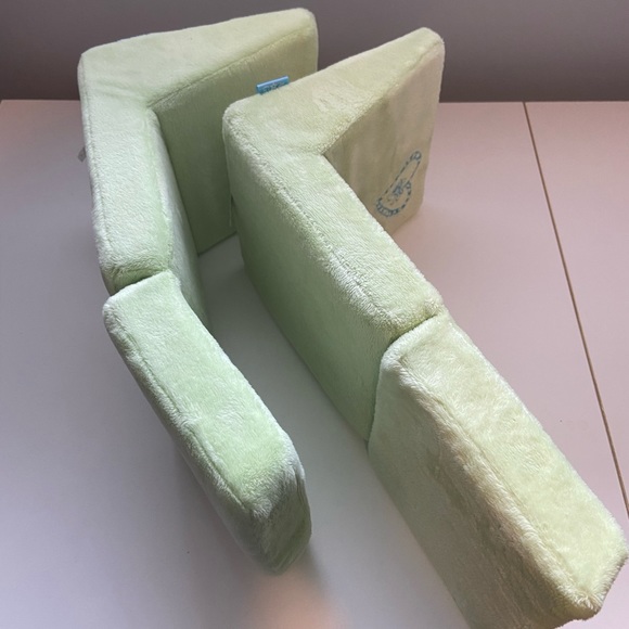 American girl set of two flip chairs - Picture 3 of 4